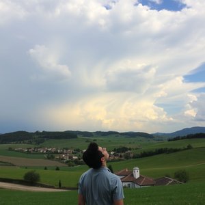 Quando tuona da lontano, piove da vicinoことわざ解説と活用法