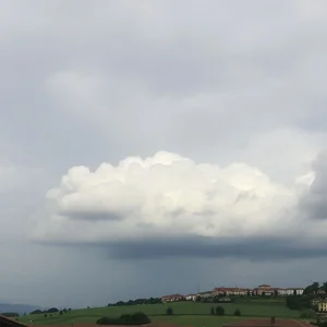 Wat betekent Cielo a pecorelle, acqua a catinelle uitgelegd