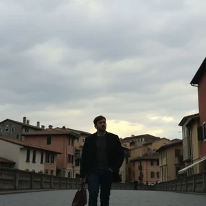 Vivere sotto una nuvola — значение, происхождение и как использовать