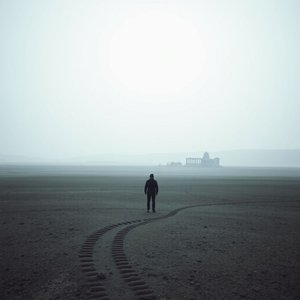 Sotto il cielo di nessuno: co znaczy, kiedy i jak używać, przykłady