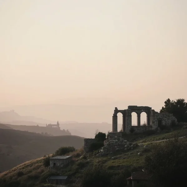 Wat betekent Sotto il cielo di nessuno